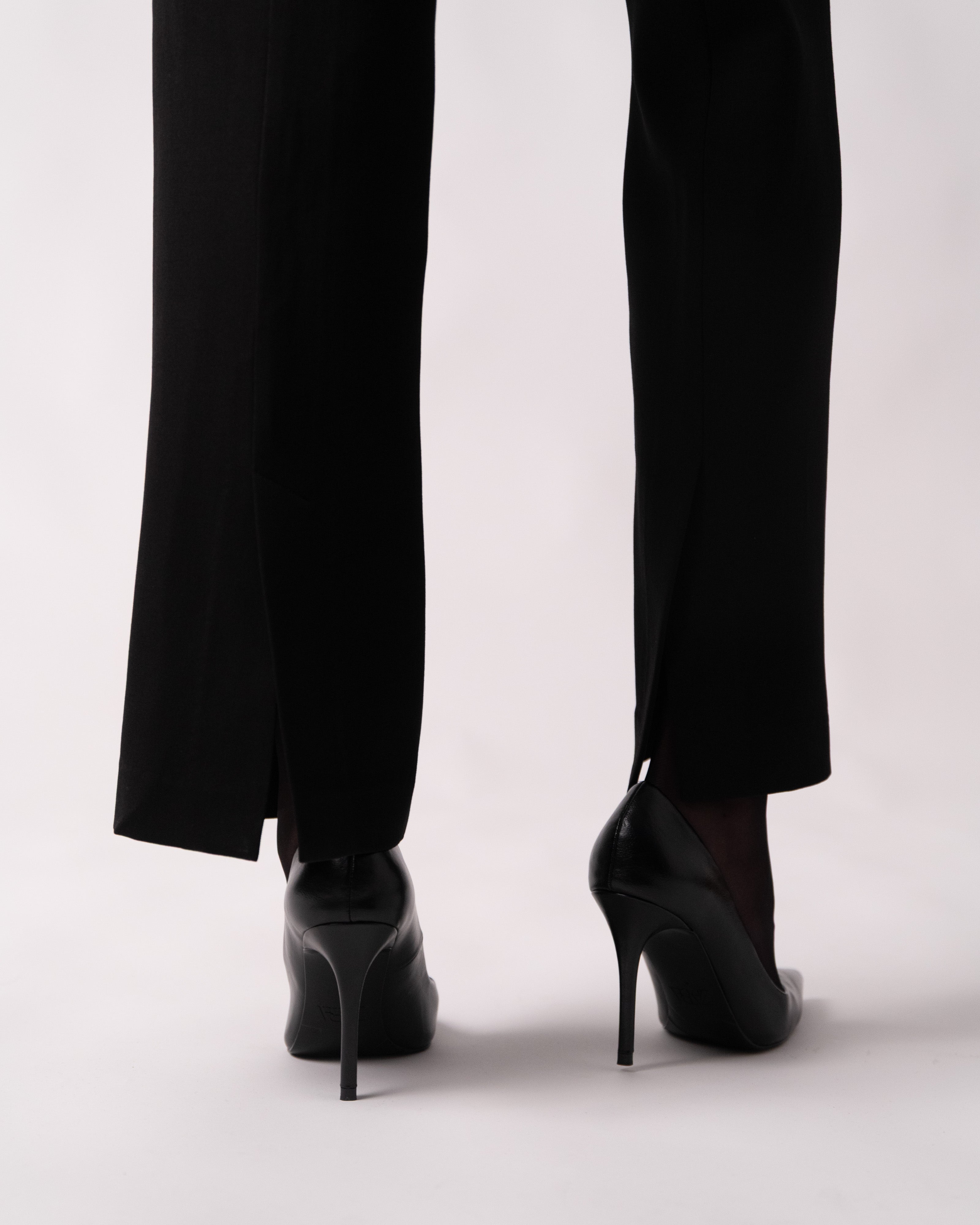 PANTALONES Y FALDAS
