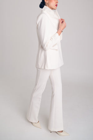 LOOK 01 — Der gesamte Elfenbein-Anzug