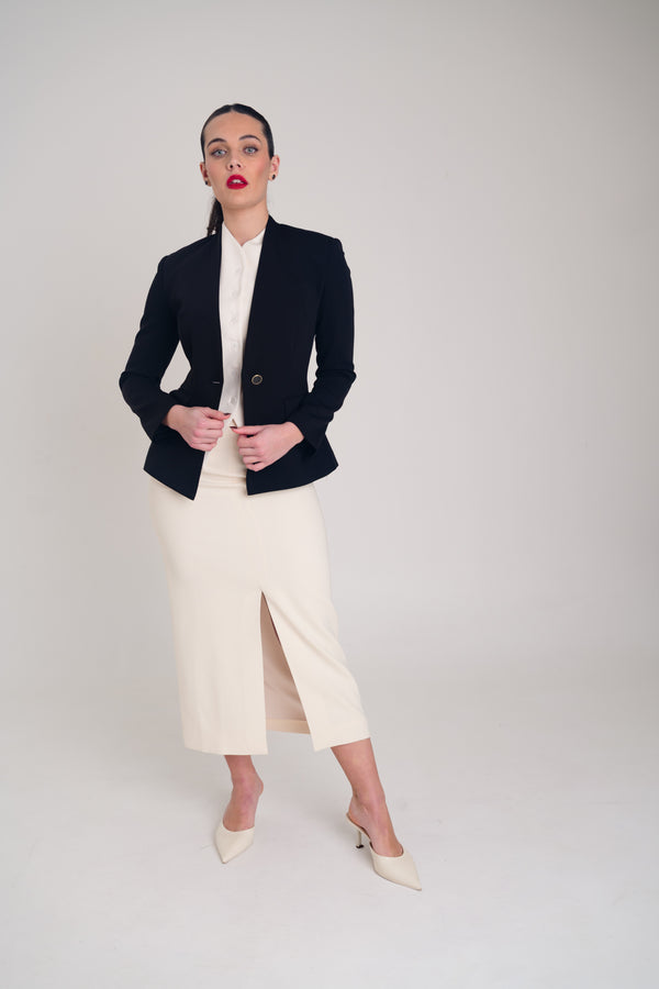 LOOK 07 — The dual Contrast Three-piece
