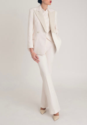 LOOK 05 — Das Elfenbein-Dreiteiler