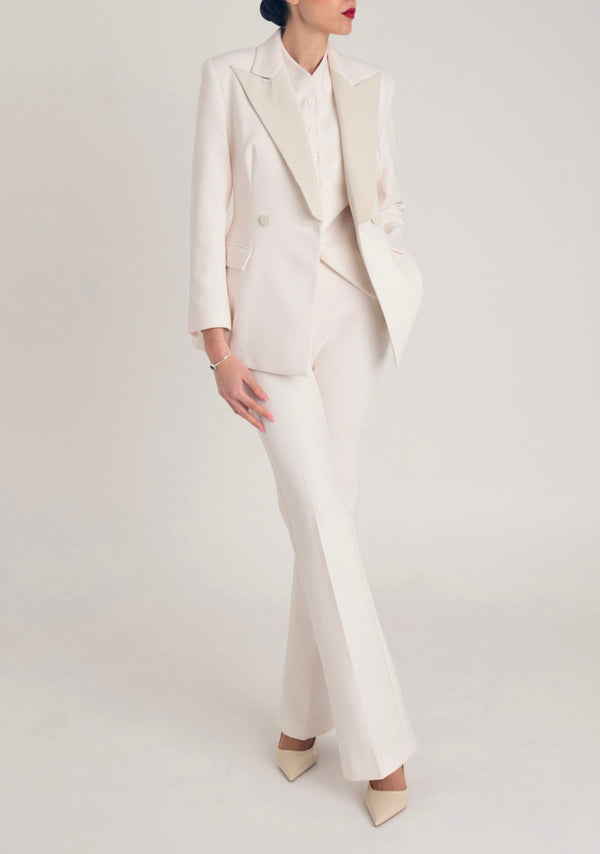 LOOK 05 — Das Elfenbein-Dreiteiler