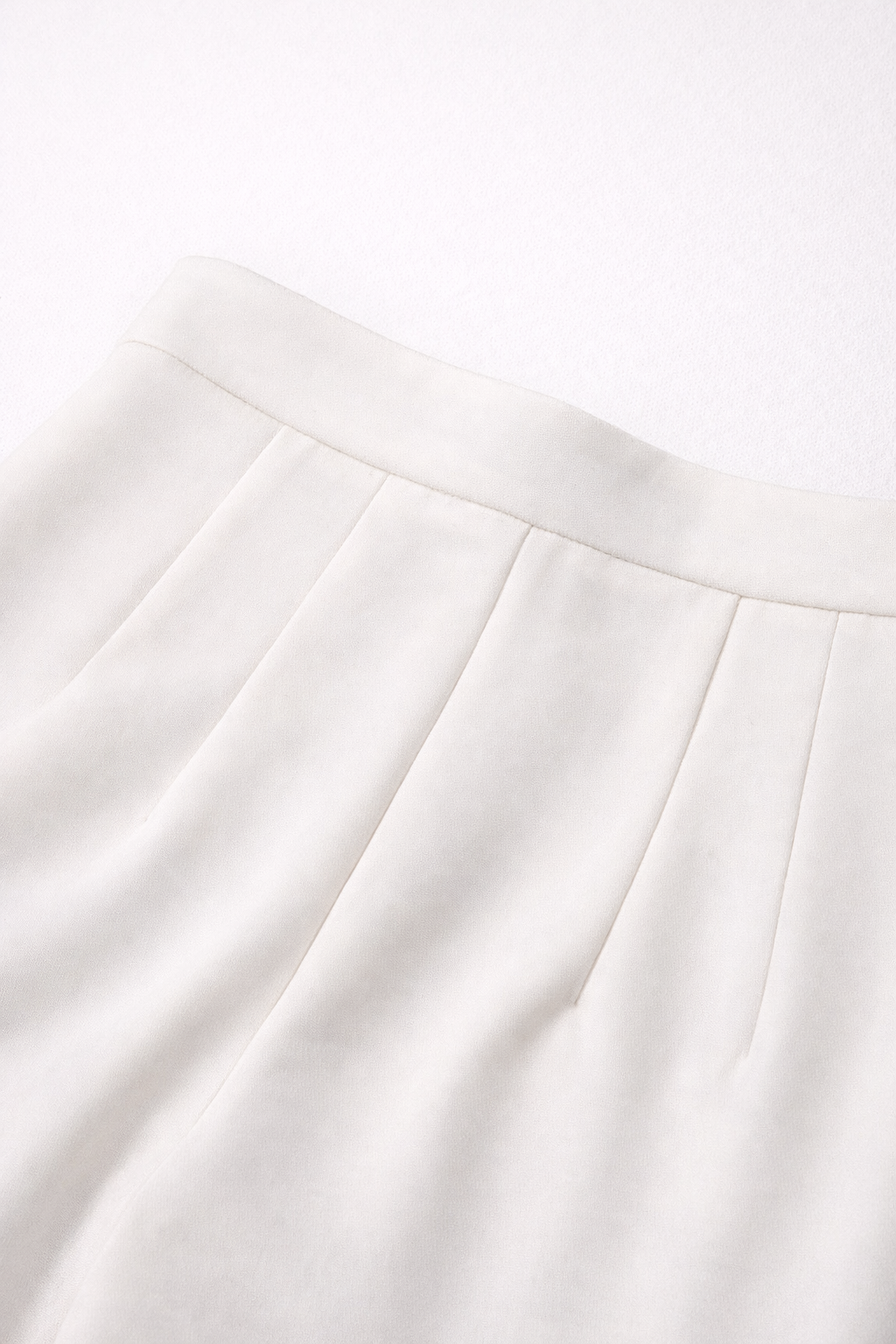 TROUSERS 01 — High-waisted straight leg