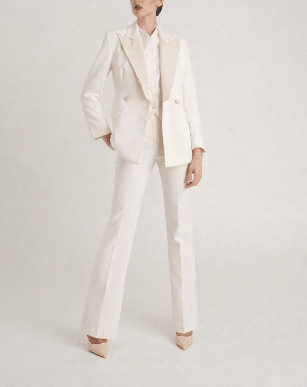LOOK 05 — The Ivory Three-Piece detalle