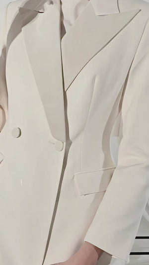 LOOK 05 — Das Elfenbein-Dreiteiler